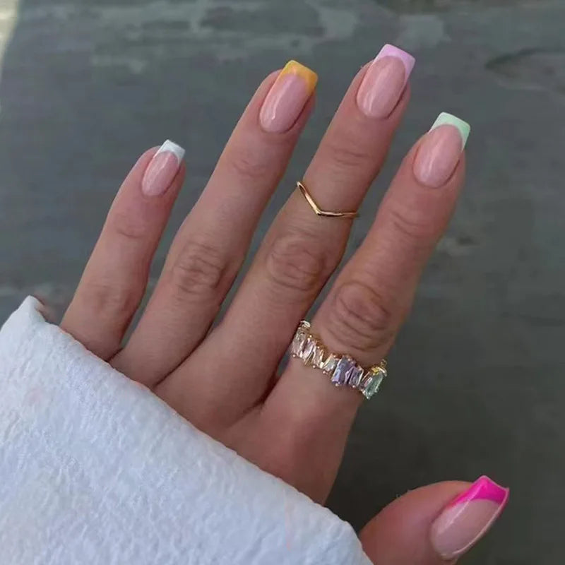 Minimalistische Nägel wie vom Nagelstudio