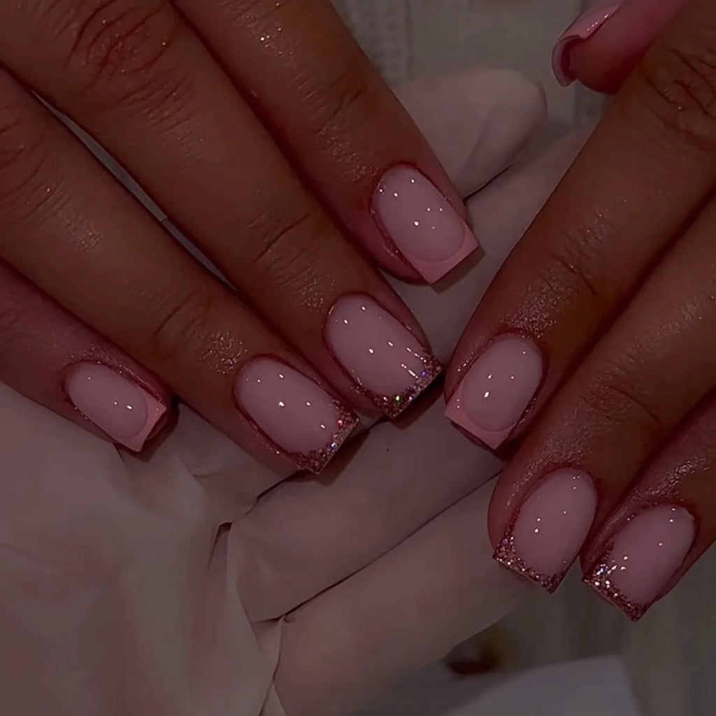 Minimalistische Nägel wie vom Nagelstudio