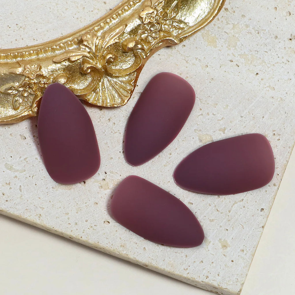 24 Stück Press-On-Nails –  Almond / Mandelform – Mattes Design in Rot, Nude & Braun