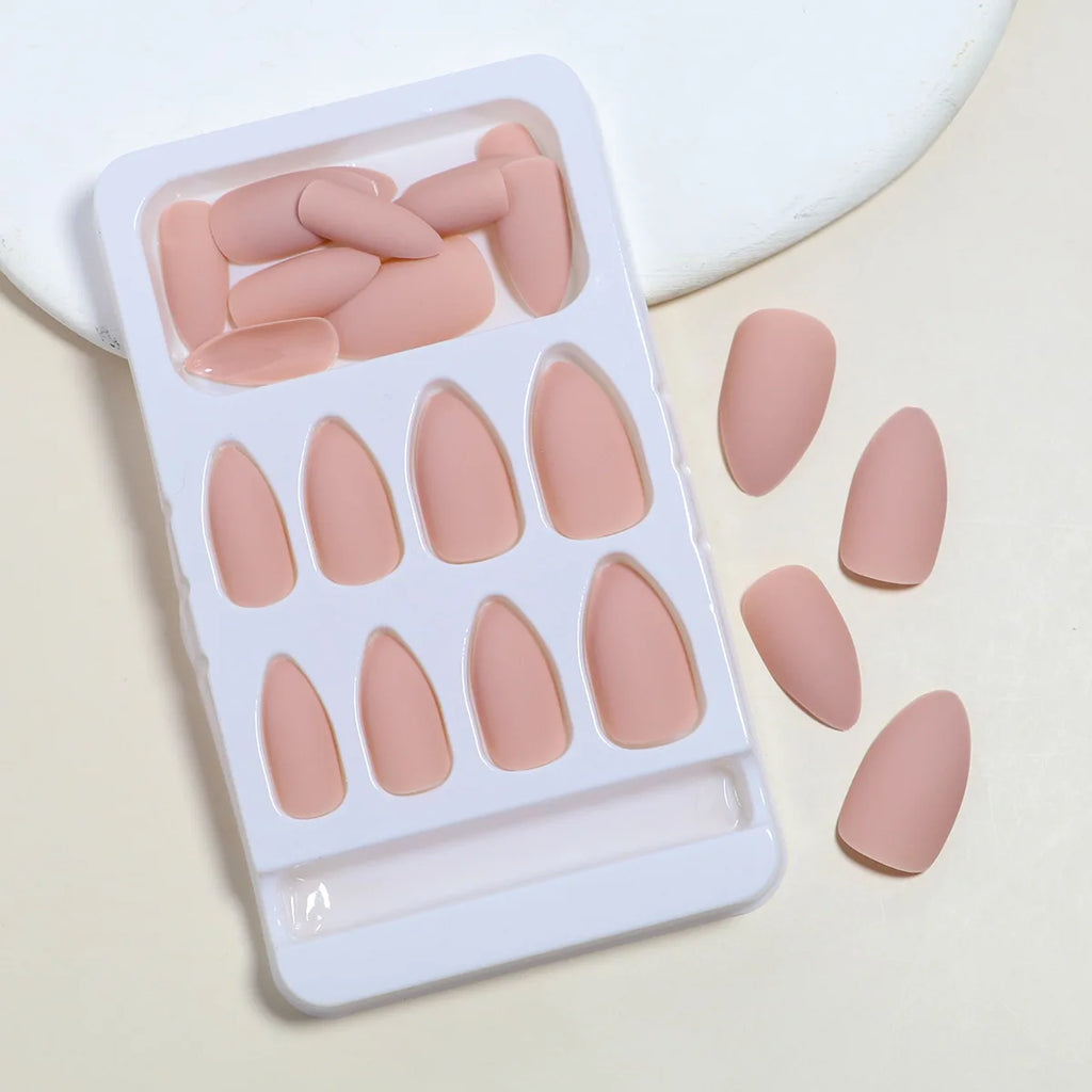 24 Stück Press-On-Nails –  Almond / Mandelform – Mattes Design in Rot, Nude & Braun