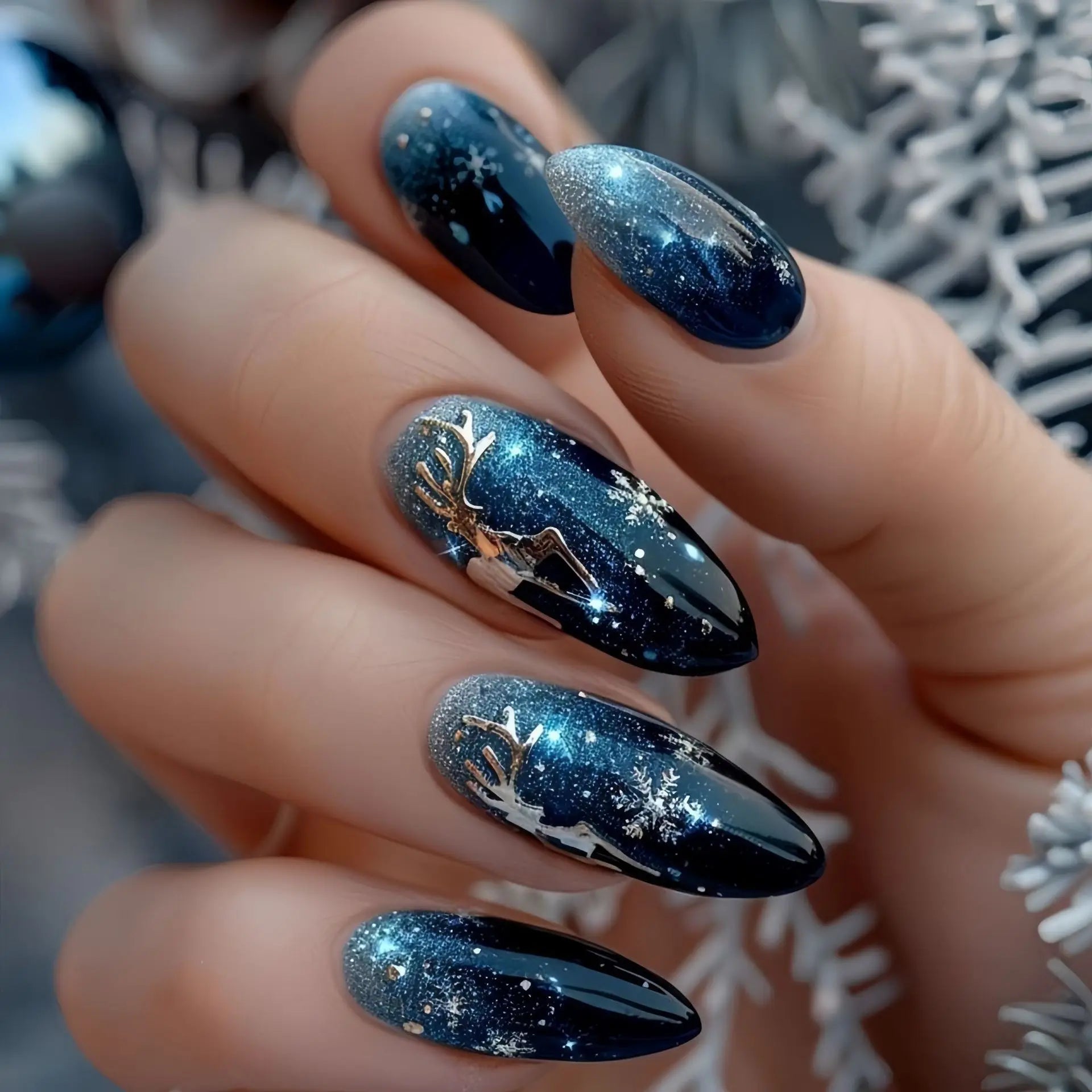Weihnachts-Press-On-Nails -Kunstnägel mit Schneeflocken, Rentier, Weihnachtsmotiven – Perfekt für die Weihnachtsfeier-24 Stück