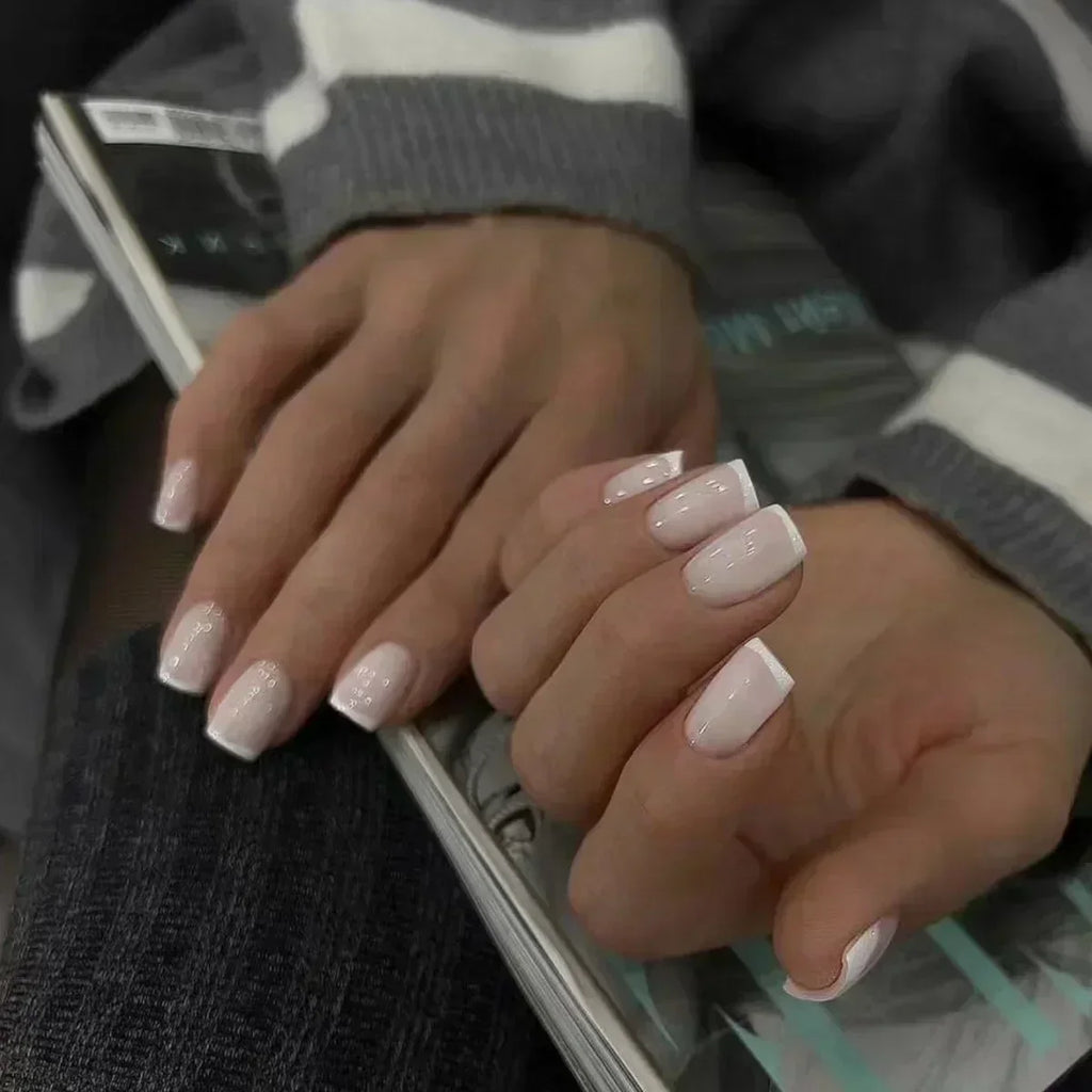 Minimalistische Nägel wie vom Nagelstudio