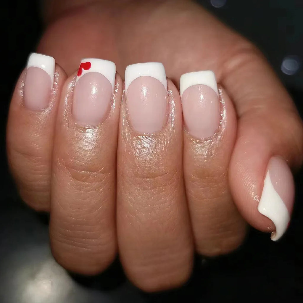 Minimalistische Nägel wie vom Nagelstudio